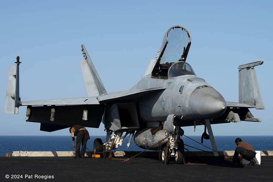 F/A-18E a/c-411 VFA-105